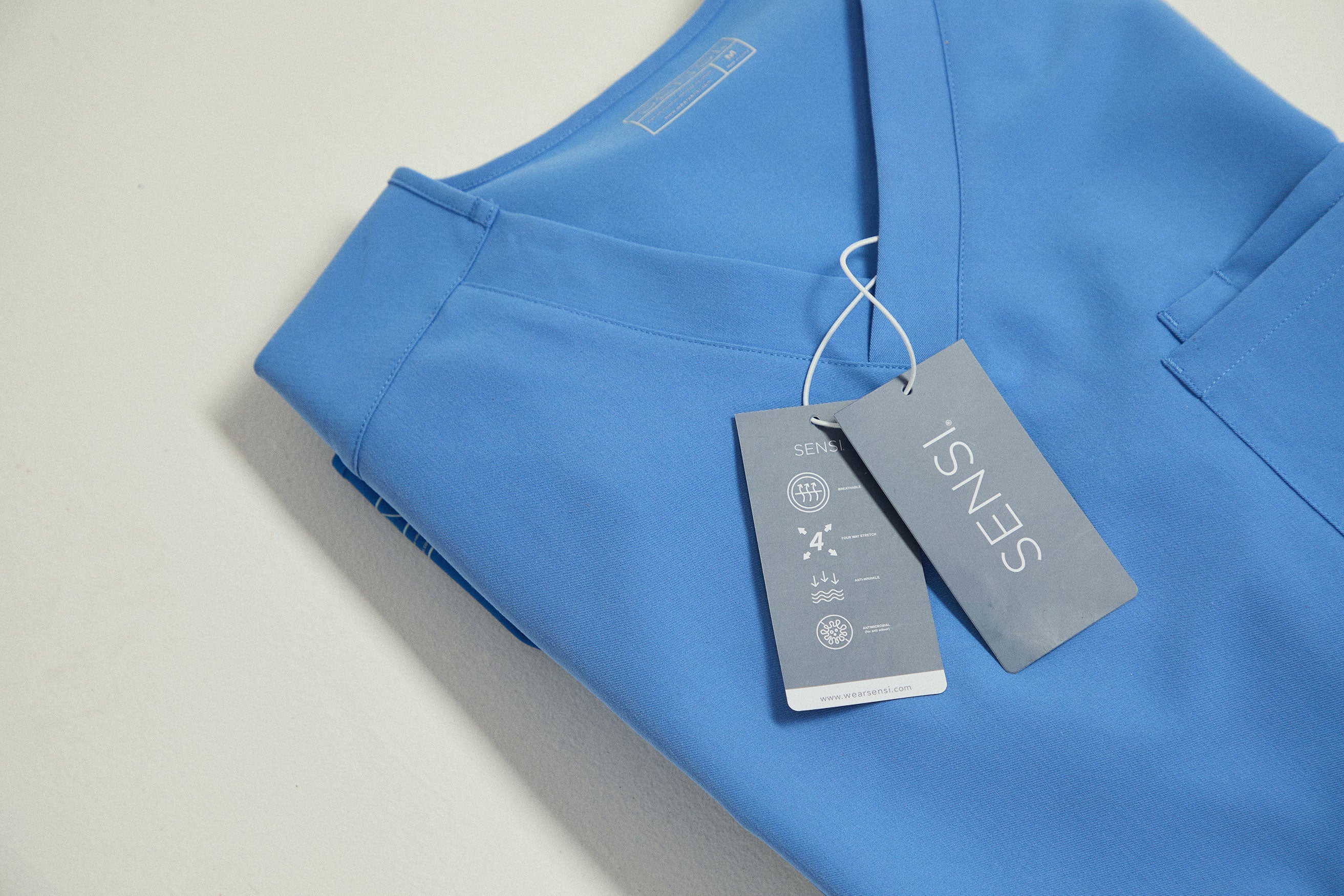 Top 5 Features to Look for in Medical Scrubs